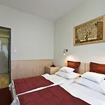 Ξενοδοχείο Kerpely 2*