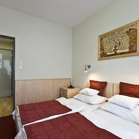Hotel Kerpely 2*