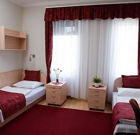 Hotel Kerpely 2*